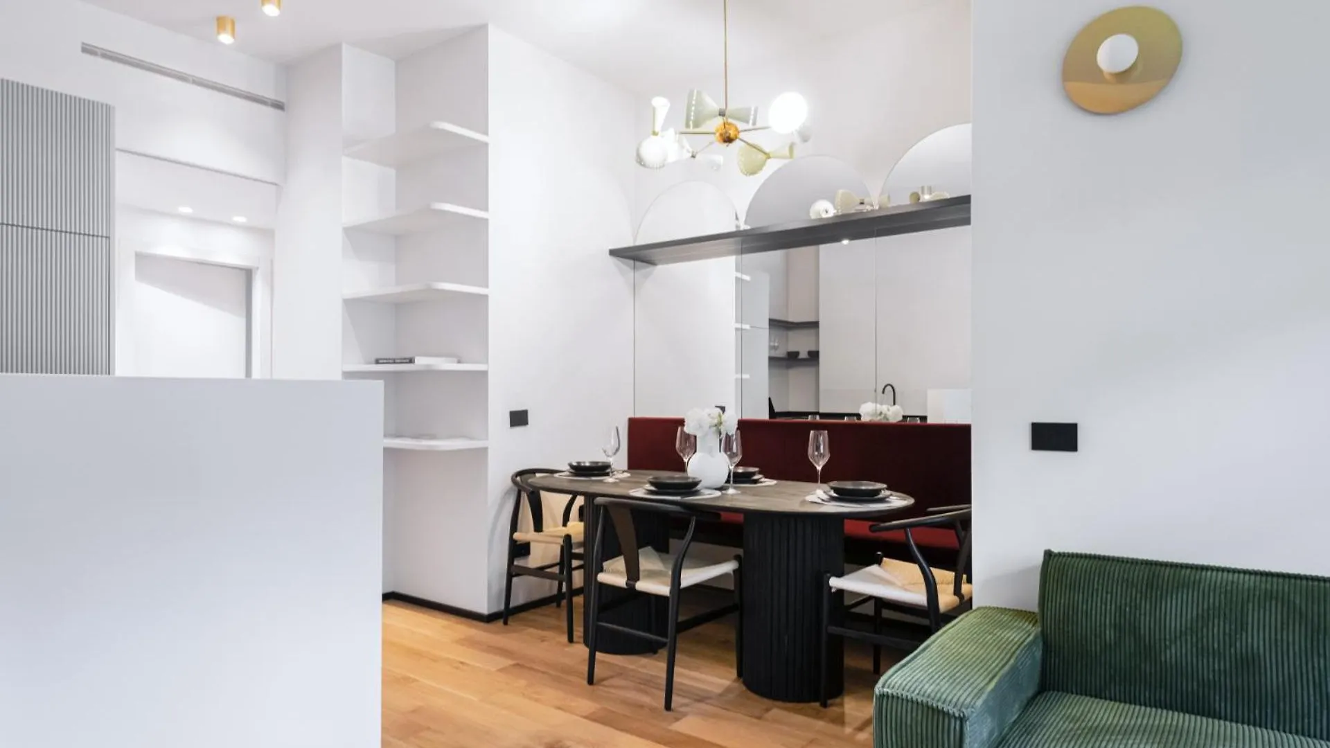 Apartment Easylife-Raffinato Appartamento A Passi Dal Duomo Milan Italy