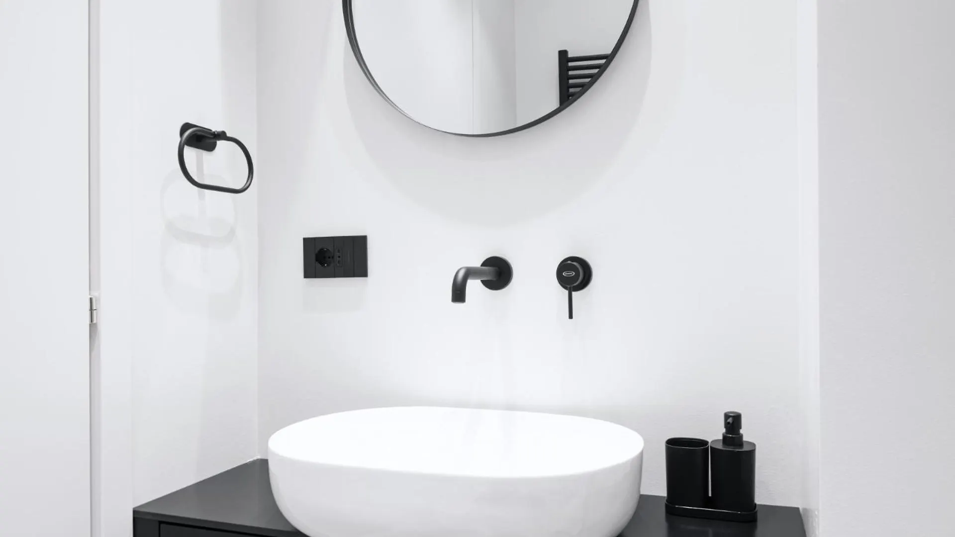 Apartment Easylife-Raffinato Appartamento A Passi Dal Duomo Milan Italy